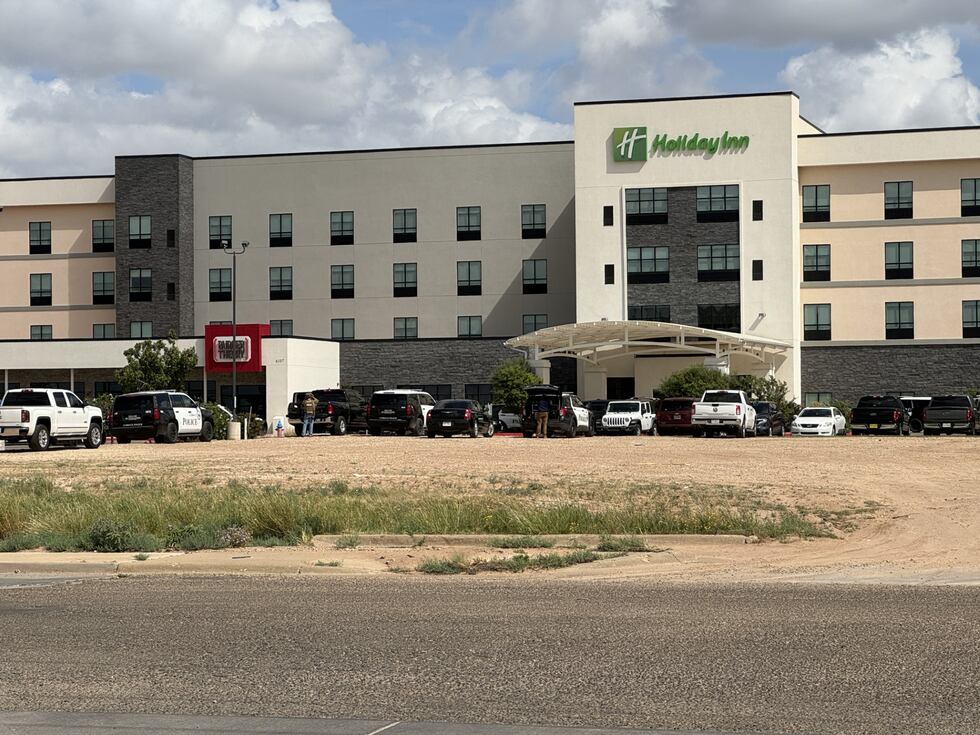 SWAT situation at Holiday Inn